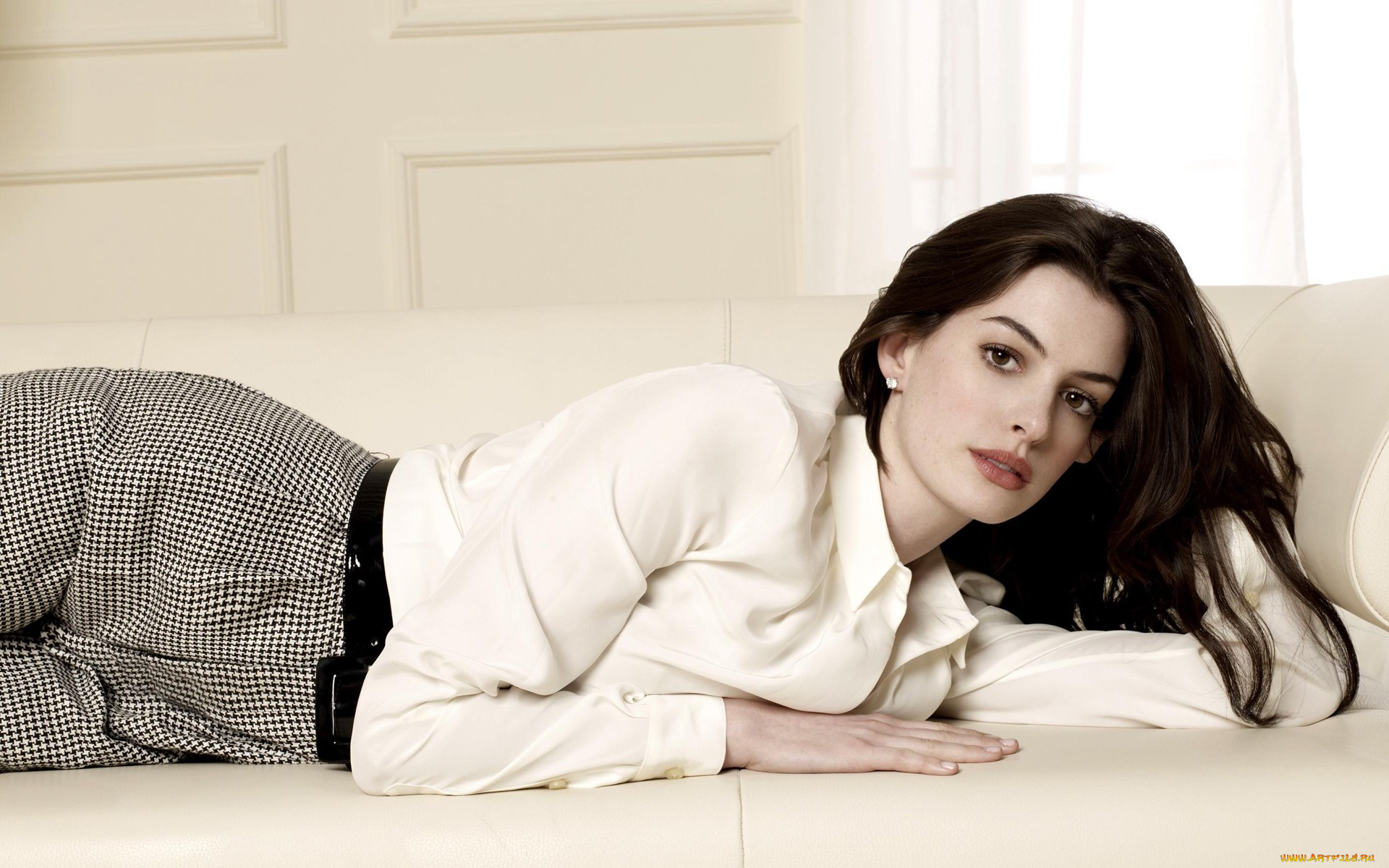 Anne Hathaway, , 